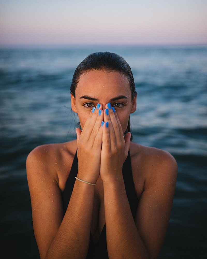 beach-bikini-blur-1797375web